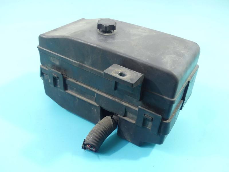 Блок предохранителей Hyundai Trajet 91220-3A021 — фото детали 2