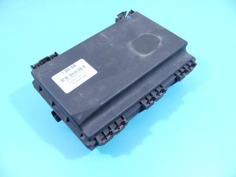 Блок запобіжників Opel Astra H 13145042