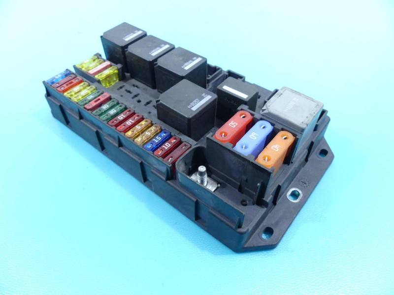 Блок запобіжників Land Rover Range Rover 518879002
