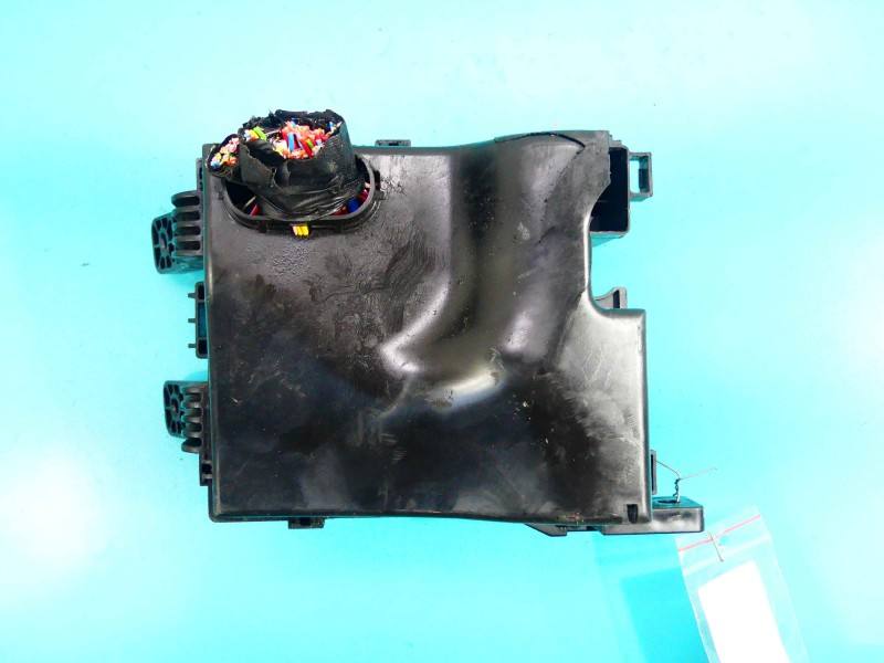 Блок предохранителей Hyundai Ix35 91440-2Y332 — фото детали 4