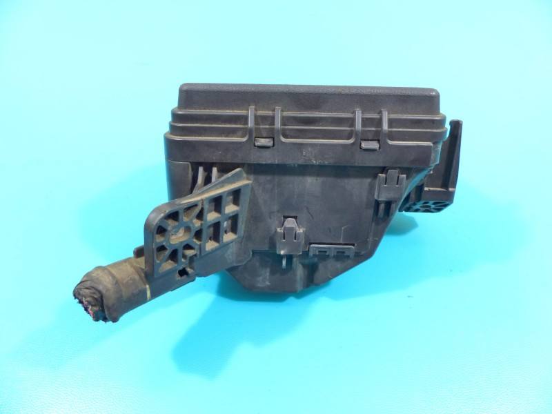 Блок предохранителей Toyota Yaris 3 82662-0D140 — фото детали 4