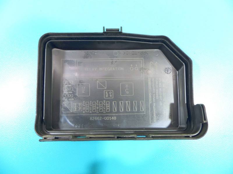 Блок предохранителей Toyota Yaris 3 82662-0D140 — фото детали 8