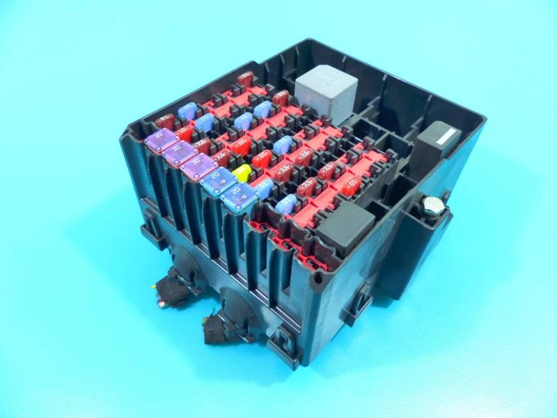 Блок предохранителей Ford Fiesta C1BT-14A005-AUA
