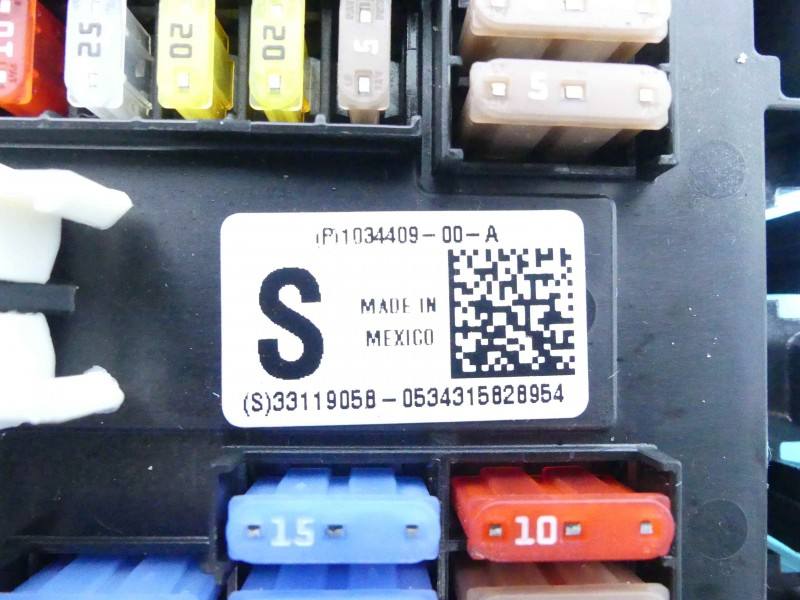 Блок предохранителей Tesla Model S 1034409-00-A — фото детали 3
