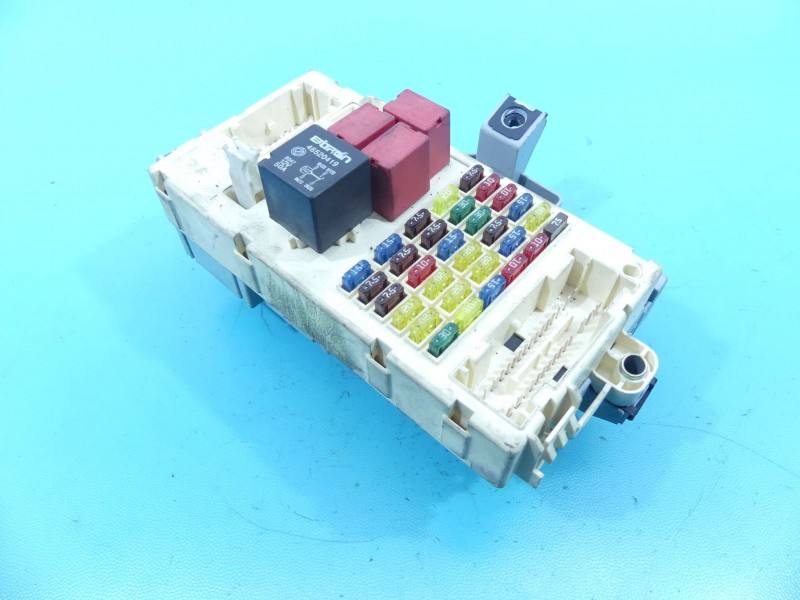 Блок предохранителей Fiat Stilo 46520419