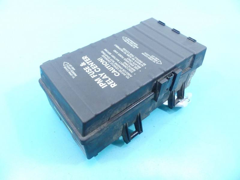 Блок предохранителей Dodge Caravan 04727556AC