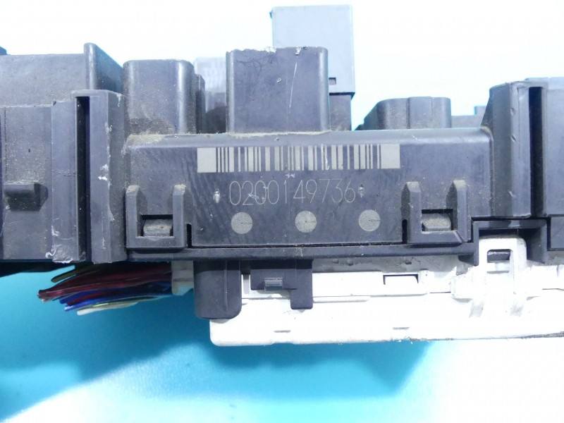 Блок предохранителей Toyota Matrix 82641-01040 — фото детали 3