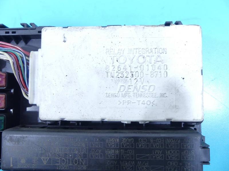 Блок предохранителей Toyota Matrix 82641-01040 — фото детали 5