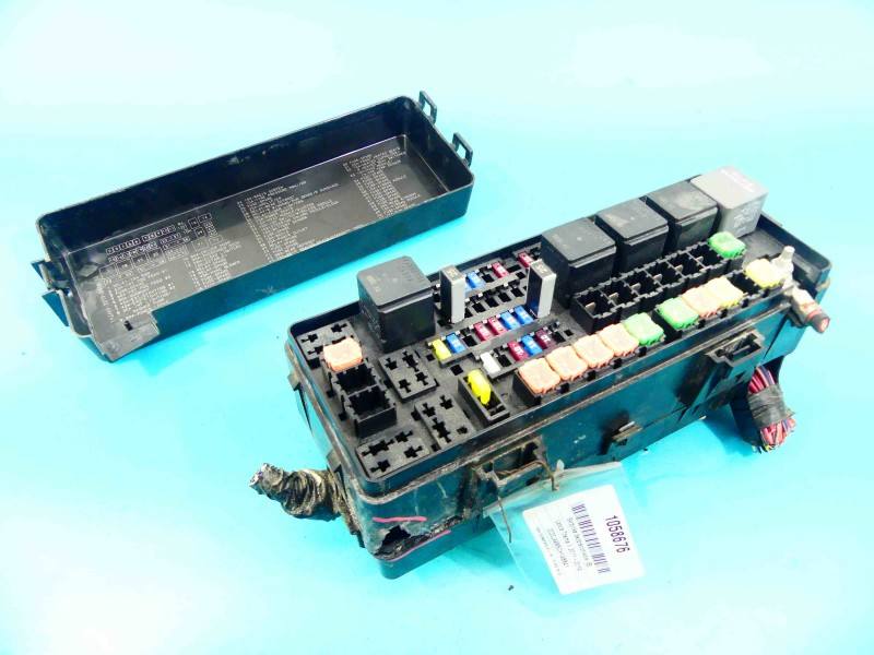 Блок предохранителей Lancia Thema 68092911AC