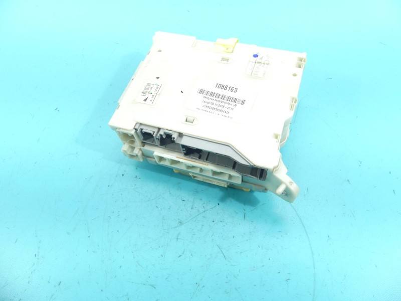 Блок запобіжників Lexus GS 60523-0618