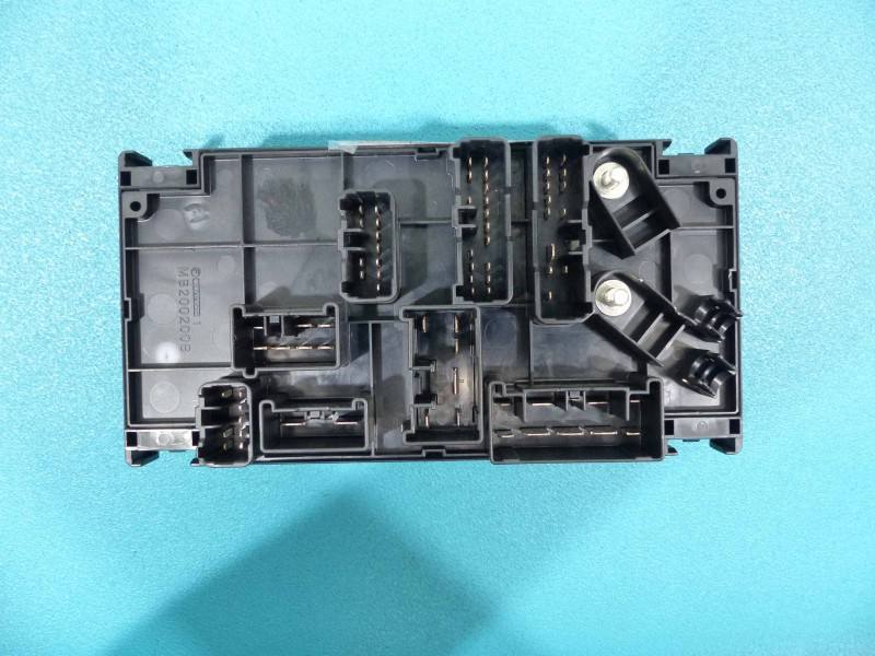 Блок предохранителей Subaru Forester 82241SC020 — фото детали 2