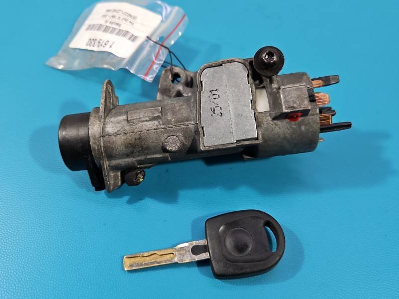 Замок запалювання Volkswagen Golf 4 4B0905851C