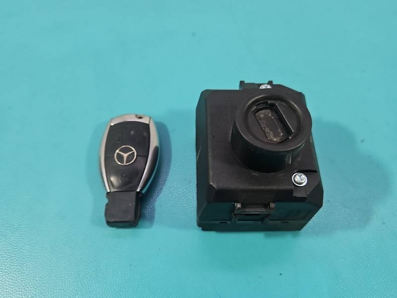 Замок зажигания Mercedes S W221 2215451308