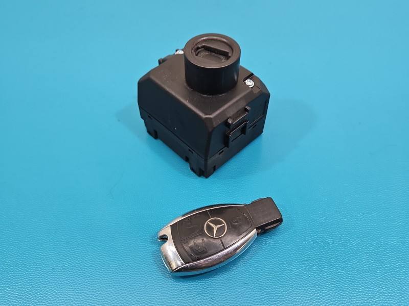 Замок зажигания Mercedes S W221 2215450308