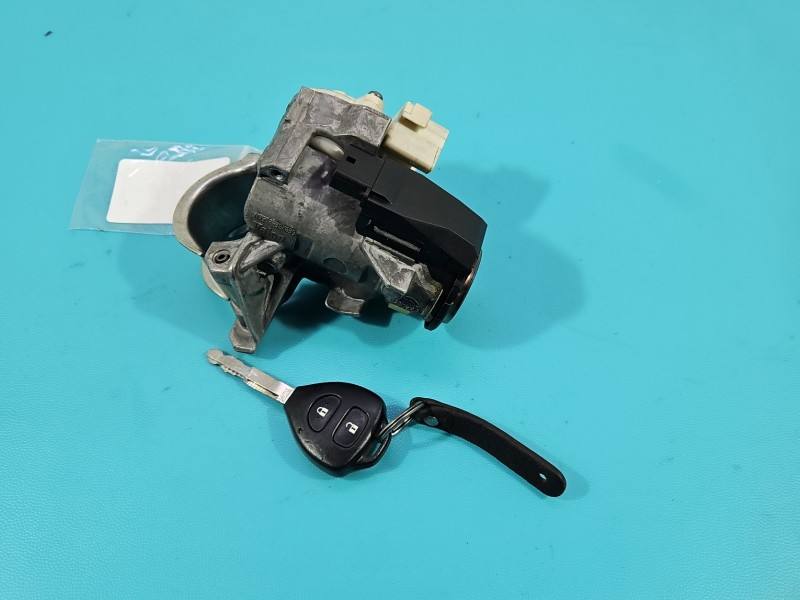 Замок запалювання Toyota Auris 45020-0204