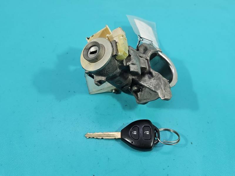 Замок запалювання Toyota Auris 45020-0204