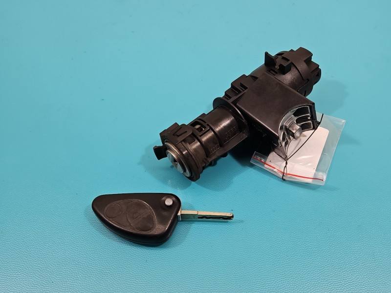 Замок запалювання Alfa romeo Gt