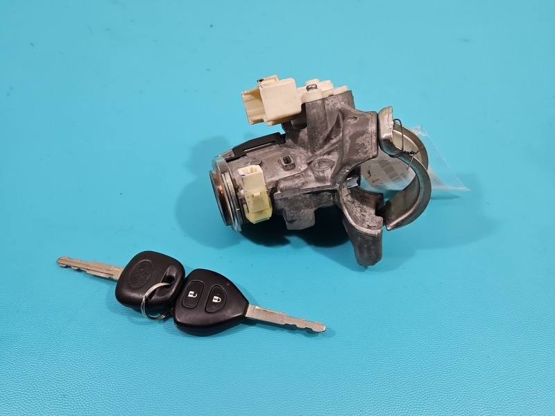Замок запалювання Toyota Verso N0502638/639