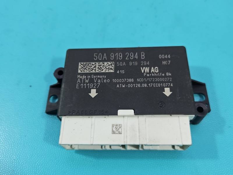 Блок керування парктроніком Volkswagen Passat B8 5Q0919294B