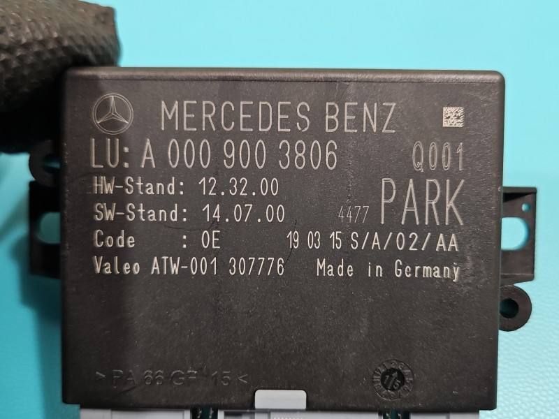 Блок керування парктроніком Mercedes C W205 A0009003806 — фото деталі 3