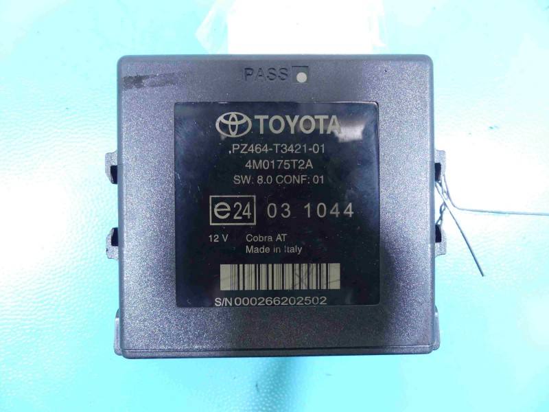 Блок керування парктроніком Toyota Avensis T27 4M0175T2A — фото деталі 2
