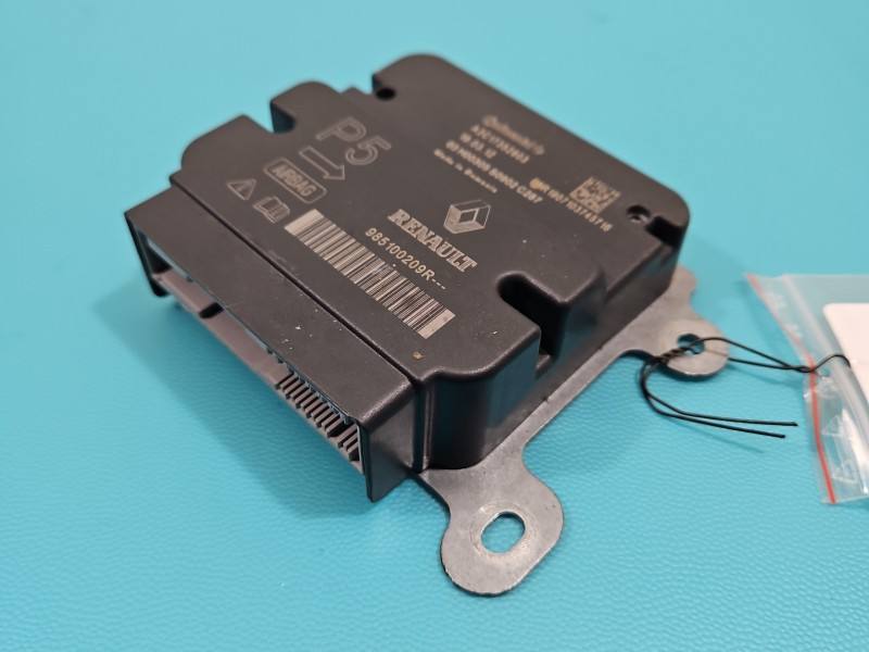 Блок керування Airbag Dacia Duster 985100209R