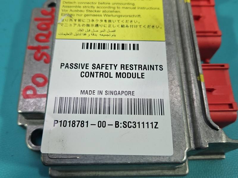 Блок керування Airbag Tesla Model S 1018781-00-B — фото деталі 4
