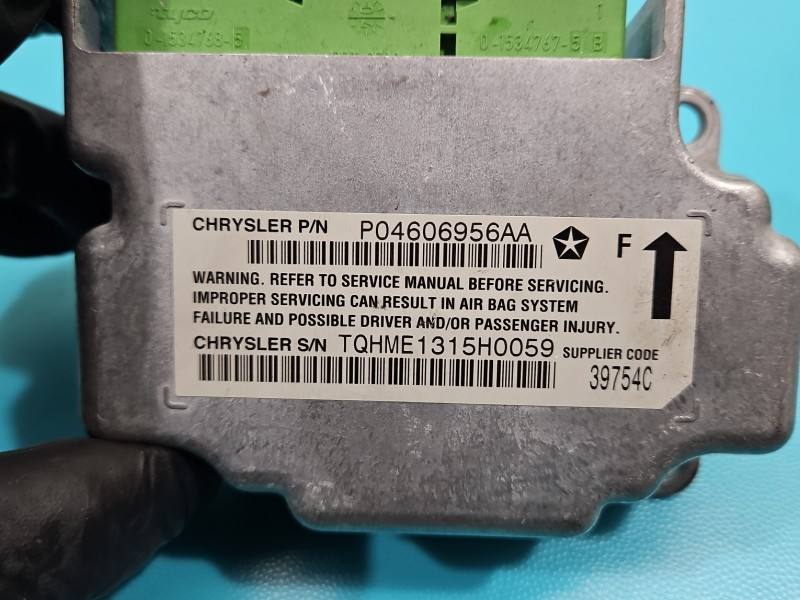 Блок керування Airbag Jeep Cherokee P04606956AA — фото деталі 3
