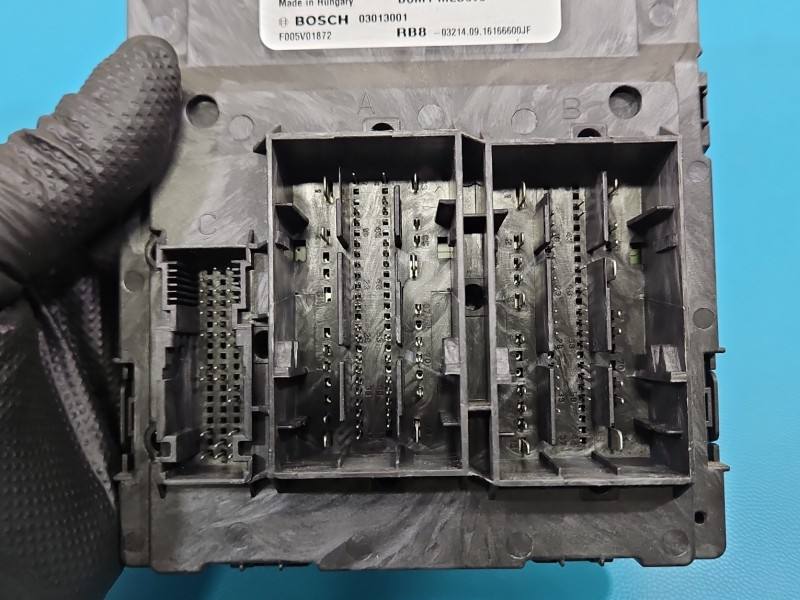 Блок керування модуль Audi A4 B9 8W0907063BC — фото деталі 4