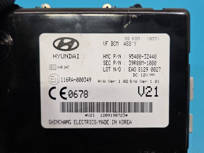 Блок управления модуль Hyundai I40 95400-3Z440 — фото детали 3