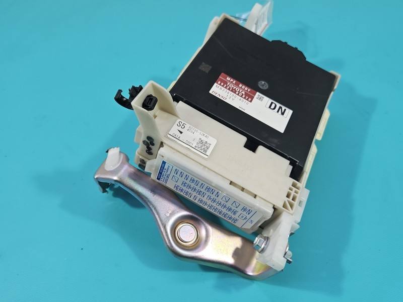 Блок керування модуль Toyota Yaris 3 89221-0D870 — фото деталі 4