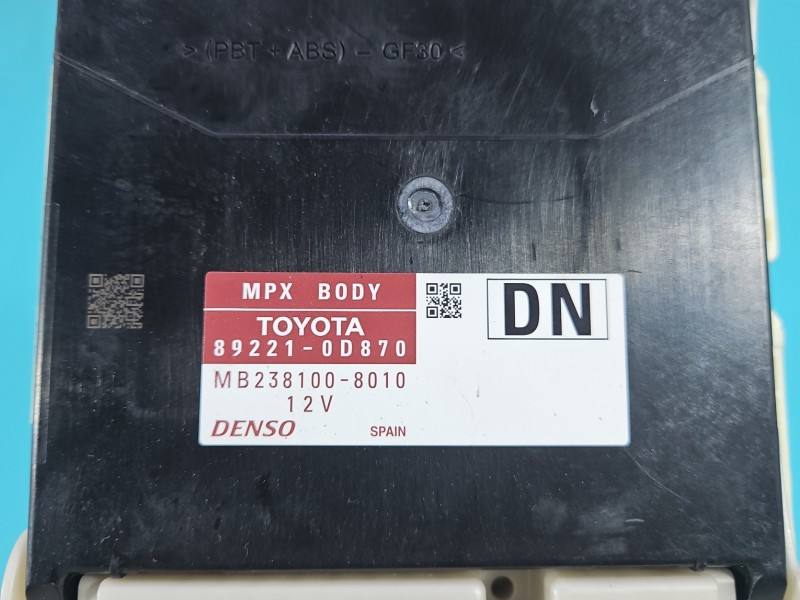 Блок керування модуль Toyota Yaris 3 89221-0D870 — фото деталі 10
