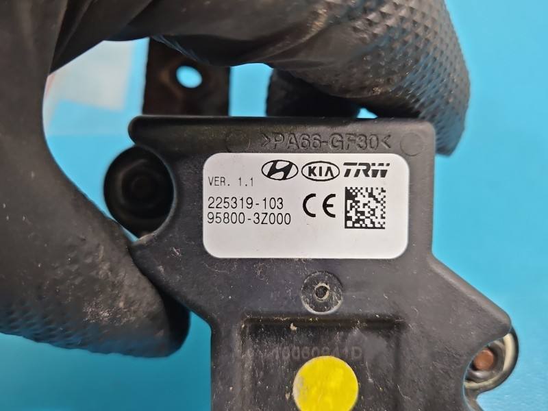 Блок керування модуль Hyundai I40 95800-3Z000 — фото деталі 3