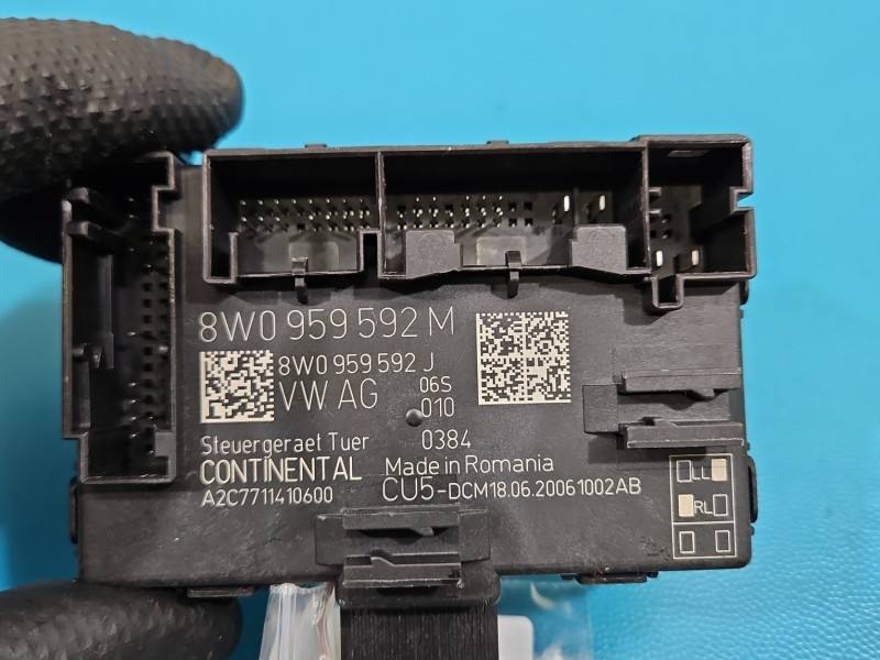 Блок керування модуль Audi A4 B9 8W0959592M — фото деталі 3