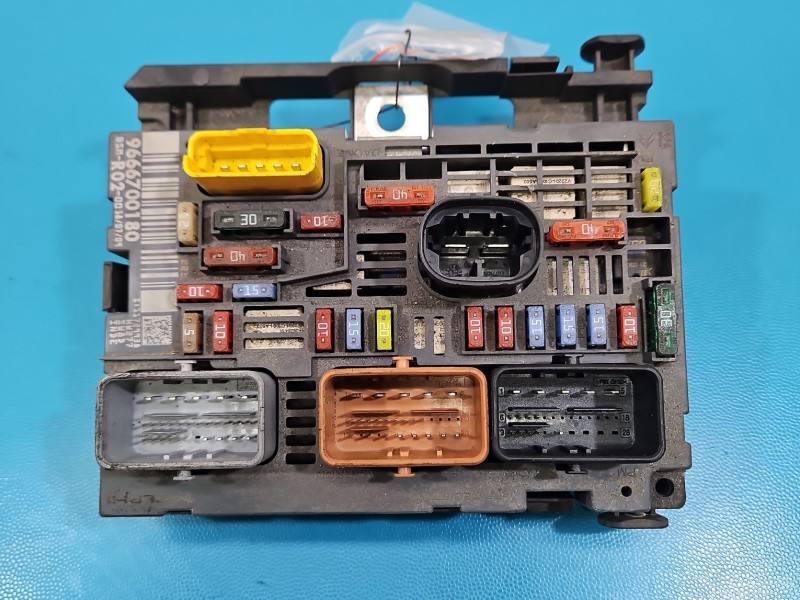 Блок керування модуль Citroen C5 9666700180 — фото деталі 2