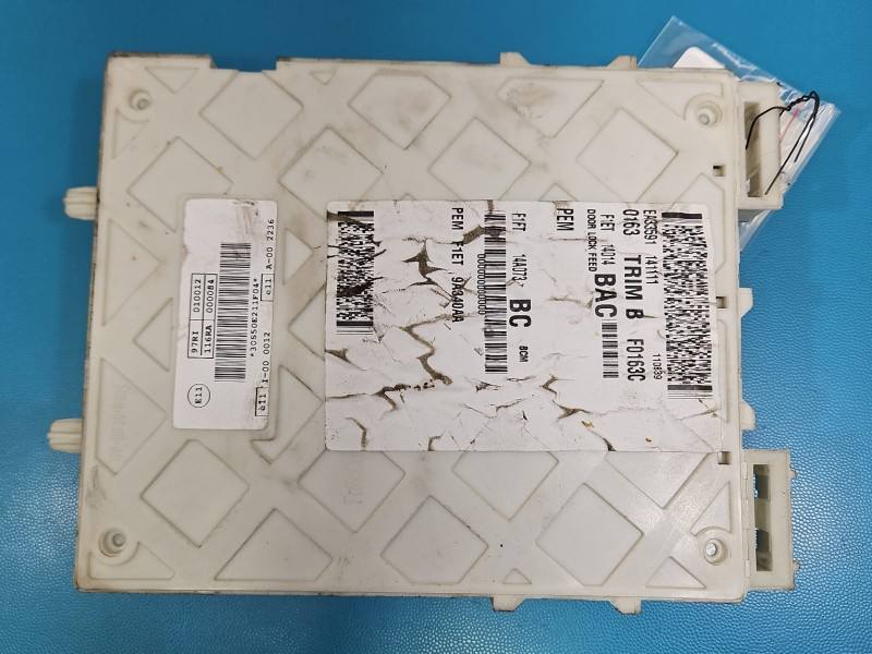 Блок керування модуль Ford Focus F1FT-14A073-BC — фото деталі 3