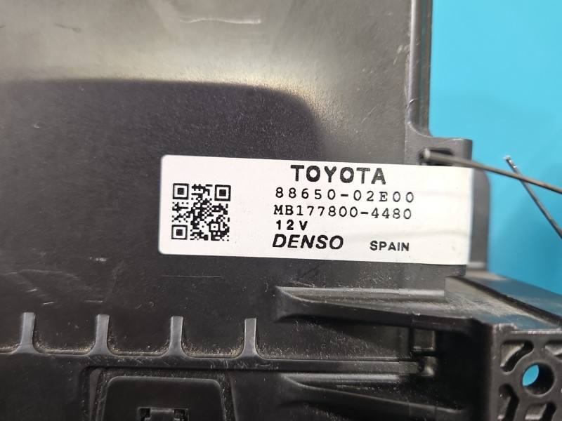 Блок керування модуль Toyota Auris 88650-02E00 — фото деталі 3