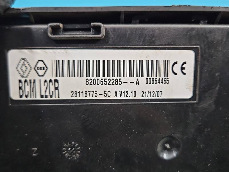 Блок керування модуль Renault Clio 8200652285-A — фото деталі 4