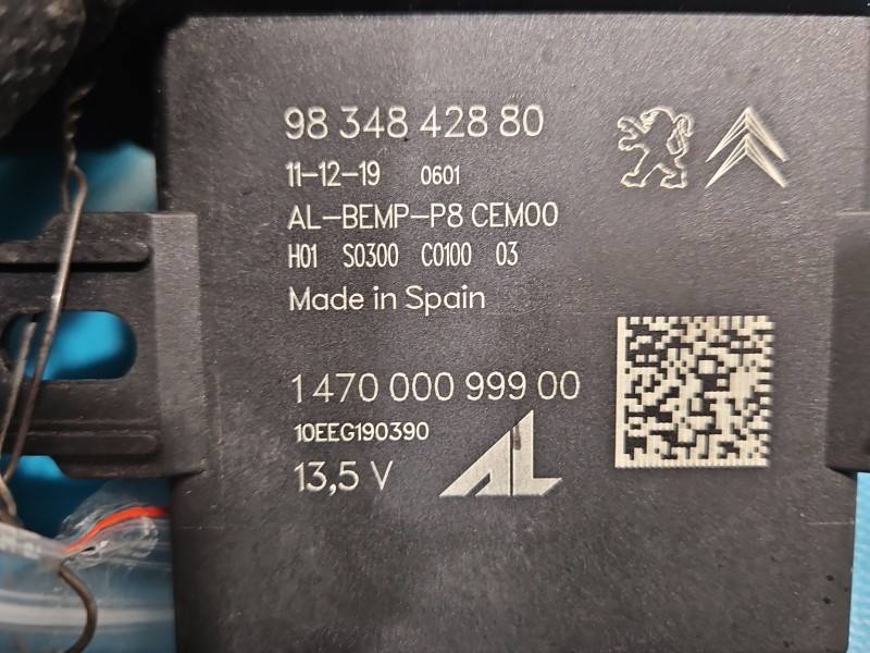 Блок керування модуль Peugeot 3008 9834842880 — фото деталі 5