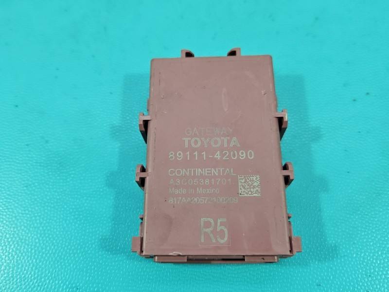 Блок управления модуль Toyota Rav4 89111-42090 — фото детали 4