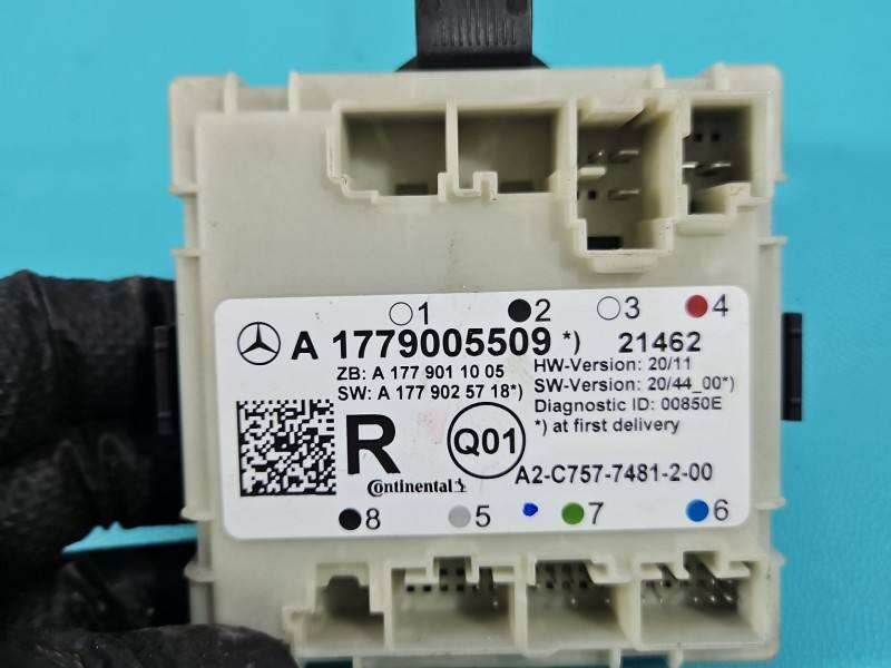 Блок керування модуль Mercedes CLA C118 A1779005509 — фото деталі 4