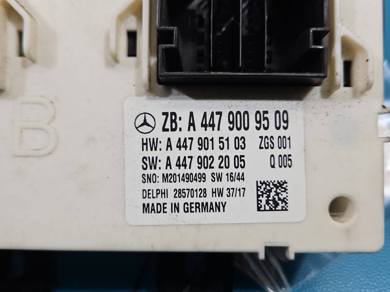 Блок керування модуль Mercedes Vito A4479009509 — фото деталі 3