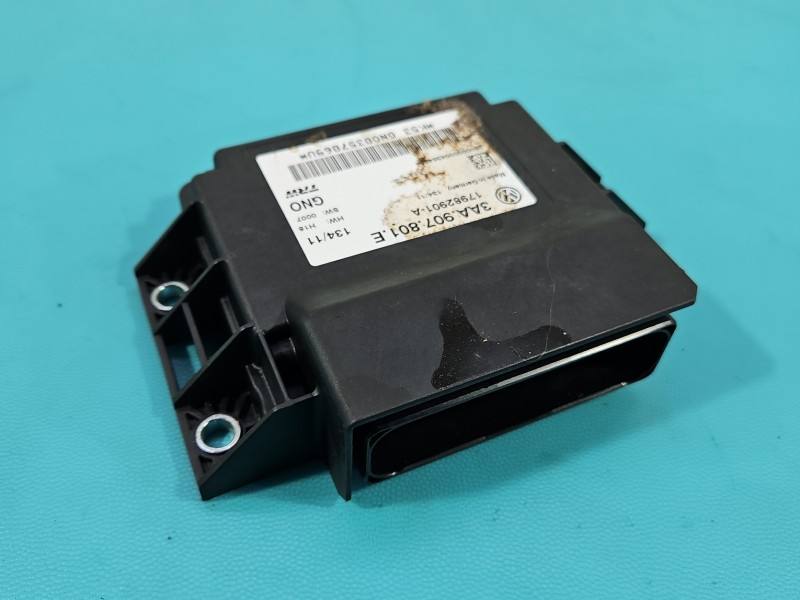 Блок керування модуль Volkswagen Passat B7 3AA907801E