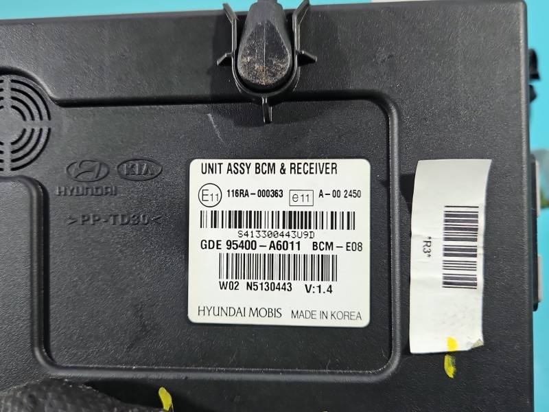 Блок керування модуль Hyundai I30 95400-A6011 — фото деталі 9