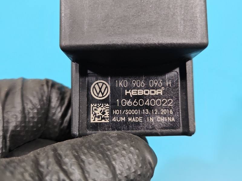 Блок керування модуль Skoda Fabia 3 1K0906093H — фото деталі 3