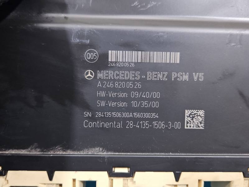 Блок керування модуль Mercedes A W176 A2468200526 — фото деталі 3