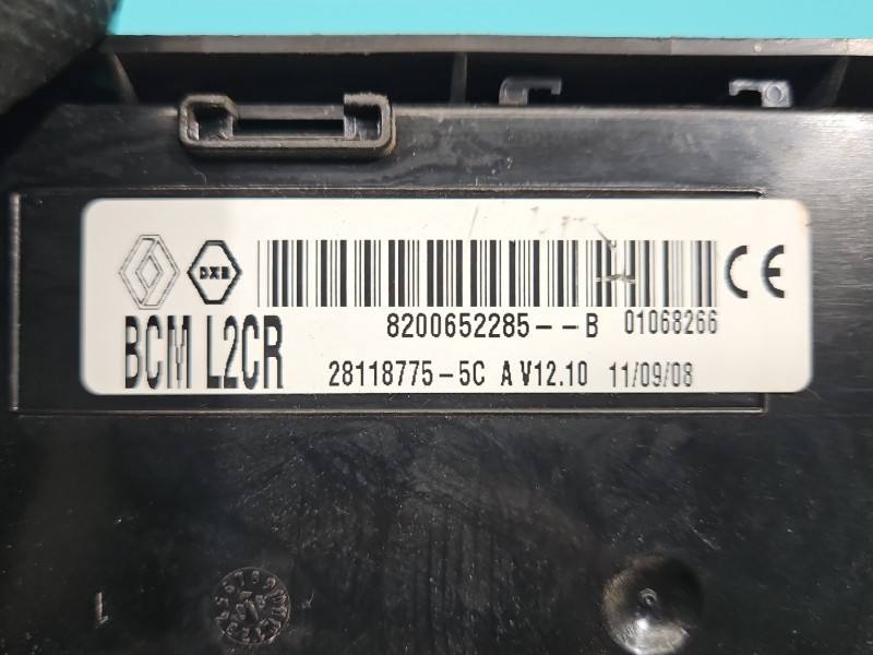 Блок керування модуль Renault Clio 8200652285 — фото деталі 4