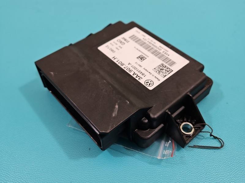 Блок керування модуль Volkswagen Passat B7 3AA907801H
