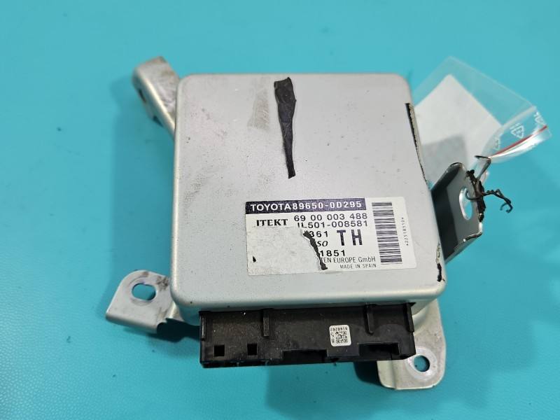 Блок керування модуль Toyota Yaris 3 89650-0D295 — фото деталі 2