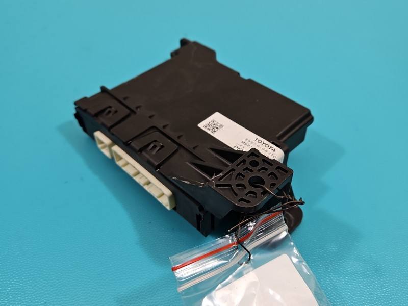 Блок керування модуль Toyota Avensis T27 88650-05310